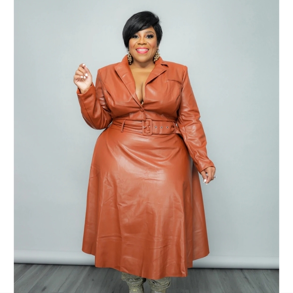 curvaceous Dresses & Skirts - Skirt and matching jacket set